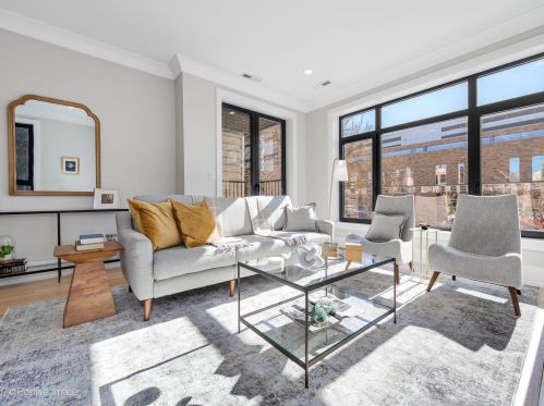 916 Barry Ave, Chicago, IL 60657-4407