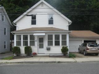42 Aspen St, Ware, MA 01082-1008