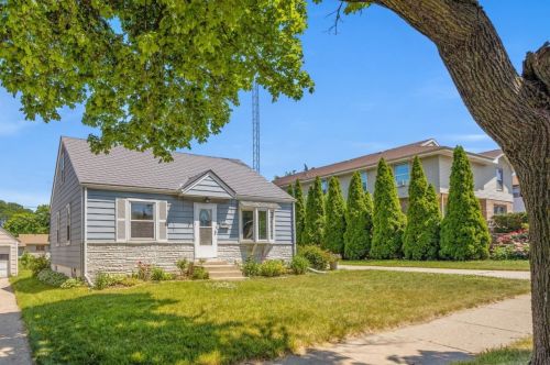 3454 84th St, Milwaukee, WI 53227-4612