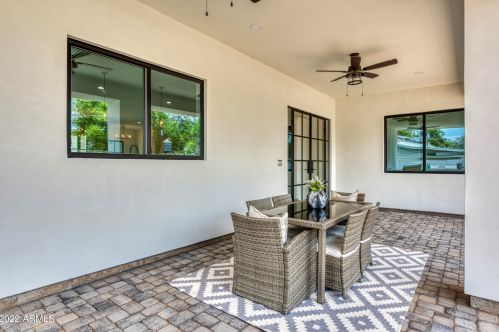 6841 12th Ave, Phoenix AZ  85013-1021 exterior