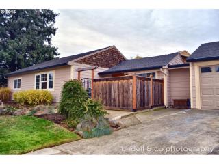 10336 Allegheny Ave, Portland OR  97203-1613 exterior