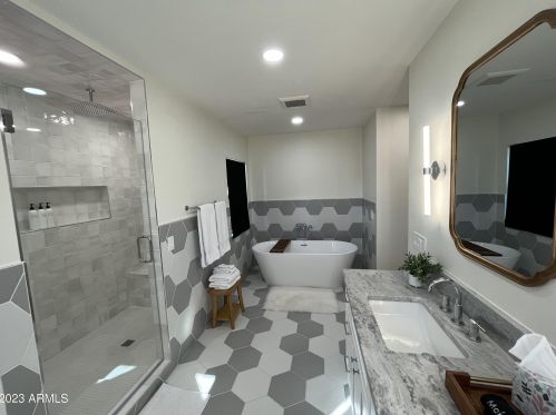 8001 11th Ave, Phoenix AZ  85021-5626 exterior