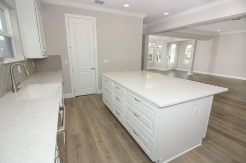 9513 Royal Poinciana Dr, Fort Pierce FL 34987-2514 exterior