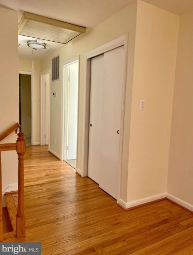 6837 Ridgeway Dr, Springfield VA  22150-3025 exterior