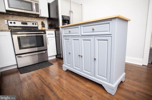 26 Ridgeway Ave, Manor PA 19036-1923 exterior