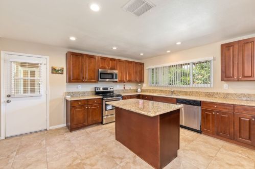 19030 Santa Rosa Mine Rd, Perris CA 92570-7769 exterior