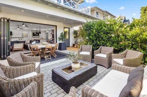 712 Ave, San Diego CA 92118-1716 exterior