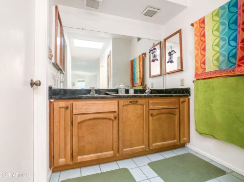 5654 12 St, Phoenix AZ 85086-7358 exterior