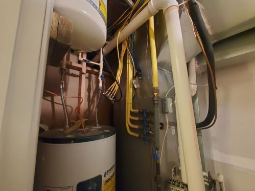 134 Nottingham Dr, Pittsburgh PA 15235-5120 exterior