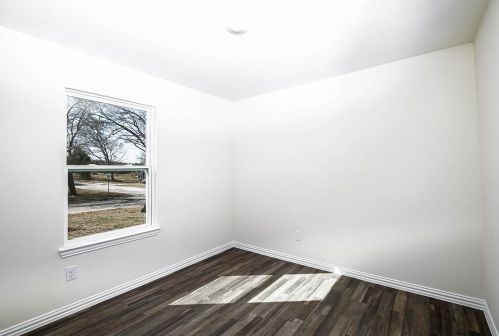 701 Hanna St, Denison TX  75020-6910 exterior