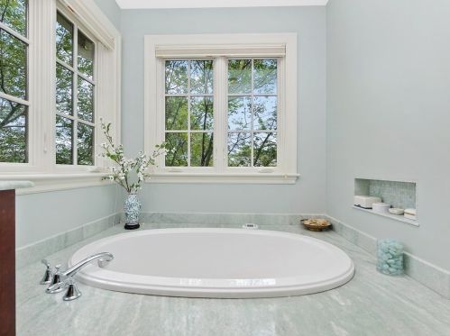 77 Montrose St, Newton MA 02458-2718 exterior