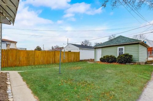 3403 8th St, Milwaukee WI 53215-5107 exterior