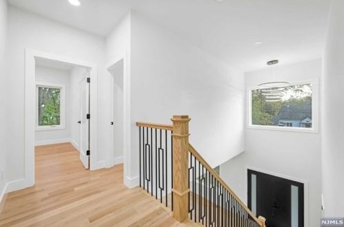 22 Lois Ave, Demarest NJ  07627-2220 exterior