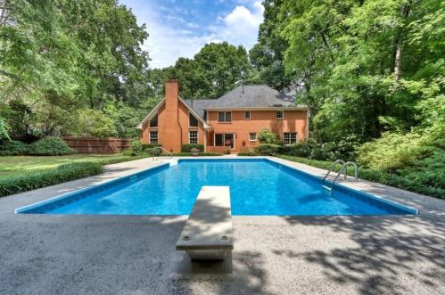 7110 Cherry Bluff Dr, Atlanta, GA 30350-1030