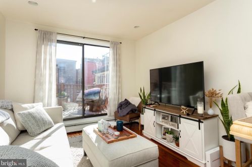 836 Bainbridge St, Philadelphia PA 19146-1430 exterior