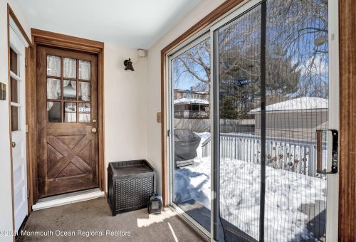 130 Floyd St, Edison NJ 08820-2101 exterior