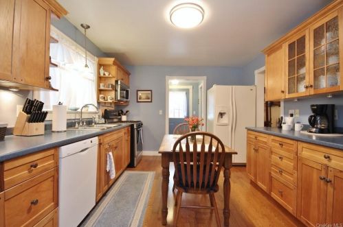 152 Cottage St, Middletown NY 10940-3705 exterior