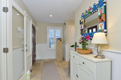 151 Allston Ave, Middletown RI 02842-5803 exterior