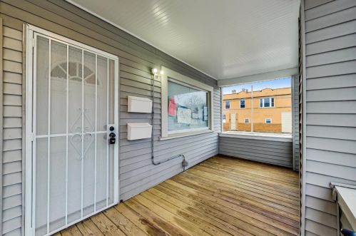 245 13 Ave, Broadview IL 60153-1407 exterior