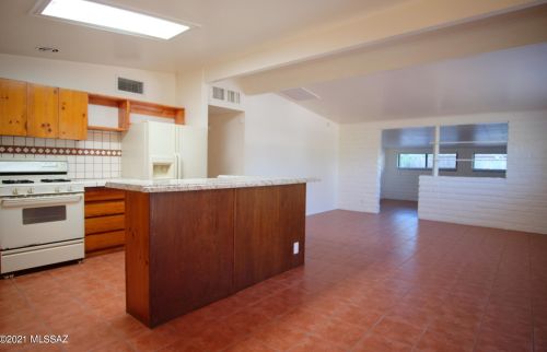 41 Montego Dr, Tucson AZ  85710-1312 exterior