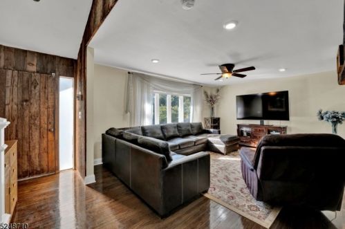 36 Aspen Rd, Town Center NJ 07052-1201 exterior