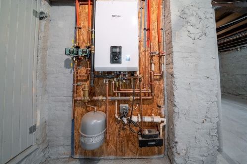 4 Mckinley Rd, Worcester MA  01605-2112 exterior