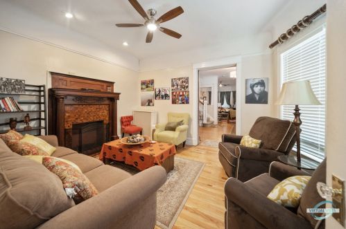 1529 Marquette Rd, Chicago IL 60637-4318 exterior