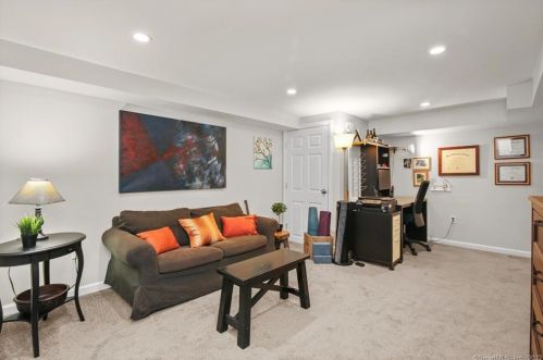 14 Wilton Acres, Wilton CT 06897-4530 exterior