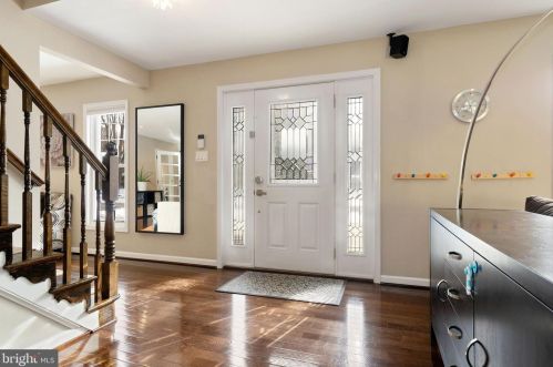 11600 Coldstream Dr, Rockville, MD 20854-3607