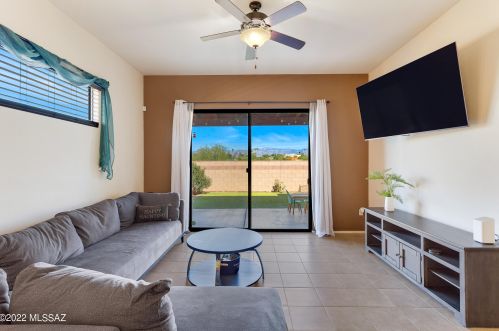 8770 Perry Park Cir, Tucson AZ  85730-1302 exterior