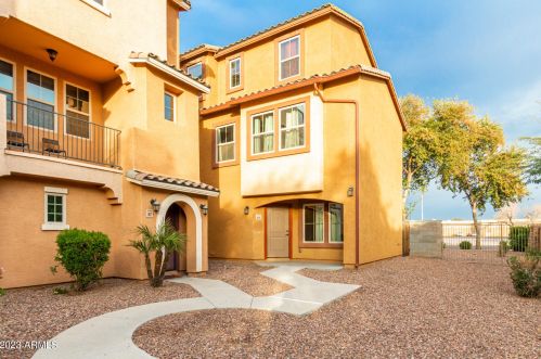 1939 77th Dr, Phoenix, AZ 85035-5114