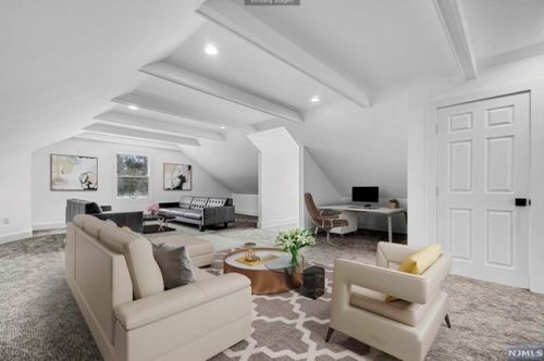 206 County Rd, Demarest NJ  07627-2202 exterior