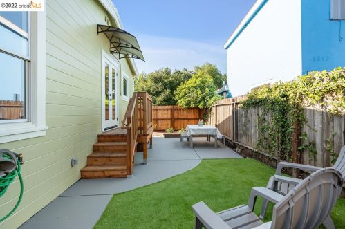 1715 Ashby Ave, Berkeley CA 94703-2131 exterior