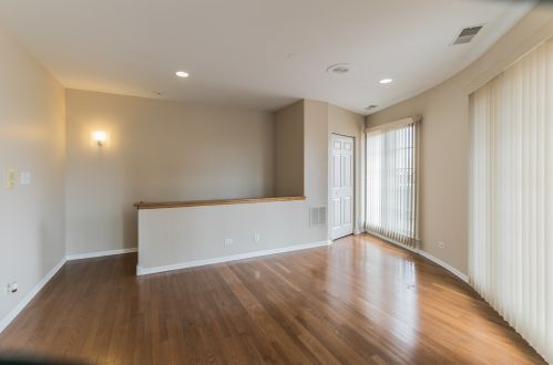 2014 Lincoln Ave, Chicago IL 60614-4598 exterior