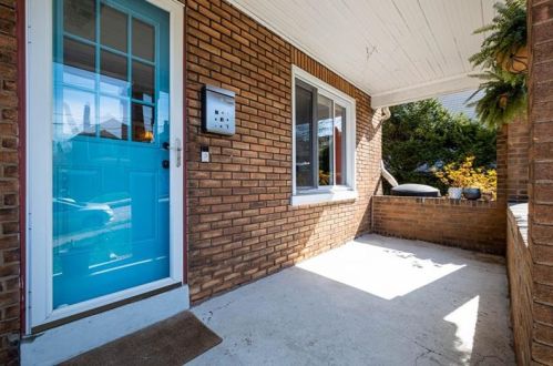 2221 Lacrosse St, Pittsburgh, PA 15218-1732