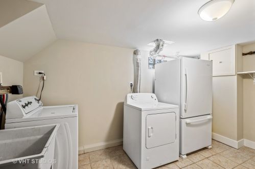 1904 23 Ave, Broadview IL 60153-2812 exterior