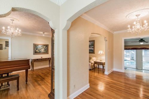 456 Davis Blvd, Tampa FL 33606-3818 exterior