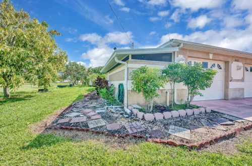 1732 Lexington Dr, Fort Pierce FL  34953-1681 exterior