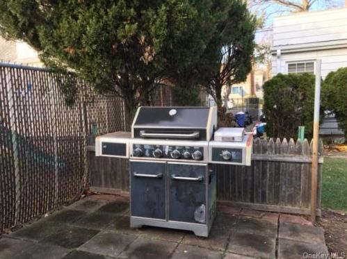 83 Sheridan Ave, Mount Vernon NY 10552-1407 exterior