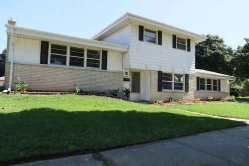 3260 75th St, Milwaukee, WI 53219-3748