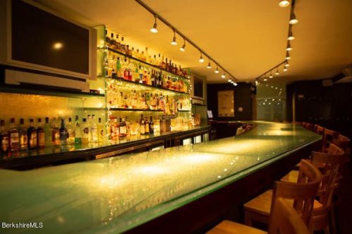 15 Franklin St, Lenox MA 01240-2304 exterior