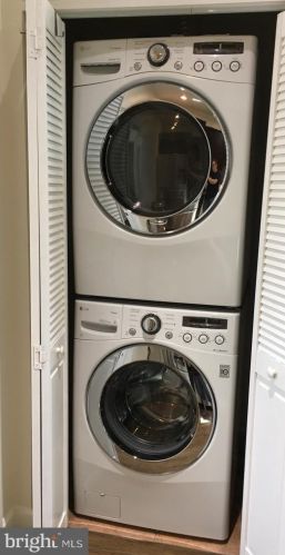 1436 Wisconsin Ave, Washington DC  20007-2827 exterior