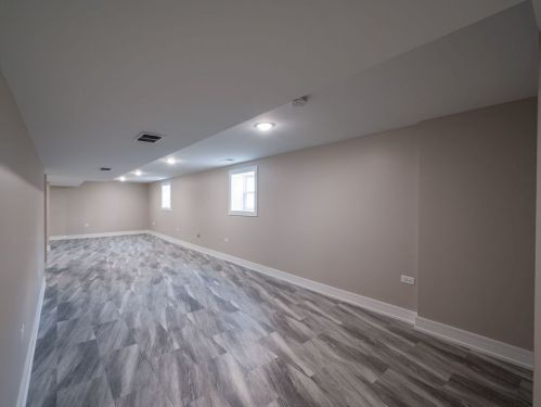 5527 Haddon Ave, Chicago IL  60651-2702 exterior