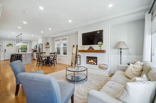 5821 Napoleon Ave, Chicago IL  60631-2624 exterior