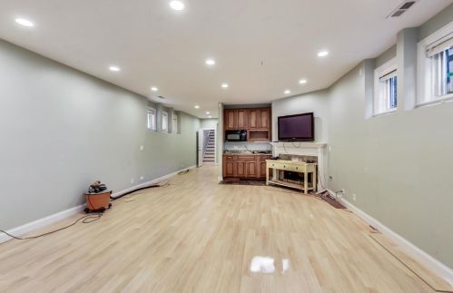 5056 Claremont Ave, Chicago IL  60625-1810 exterior