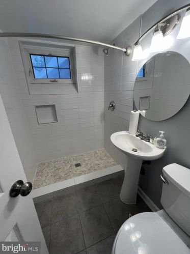 1807 Youngblood St, Mc Lean VA  22101-5244 exterior