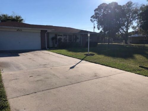 6503 Coquina Ave, Fort Pierce, FL 34951-1227