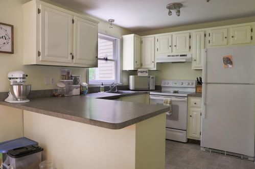 7 Fords Landing Dr, Dover, NH 03820-4552