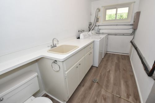 3512 Sunset Dr, Milwaukee WI  53220-1219 exterior