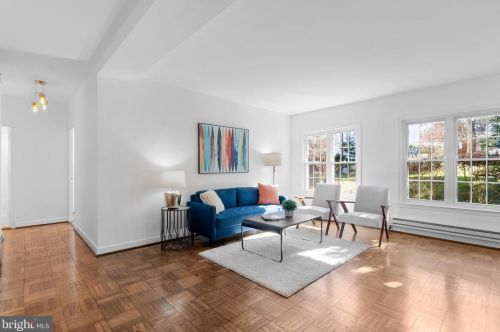 1214 Martha Custis Dr, Alexandria VA  22302-2014 exterior